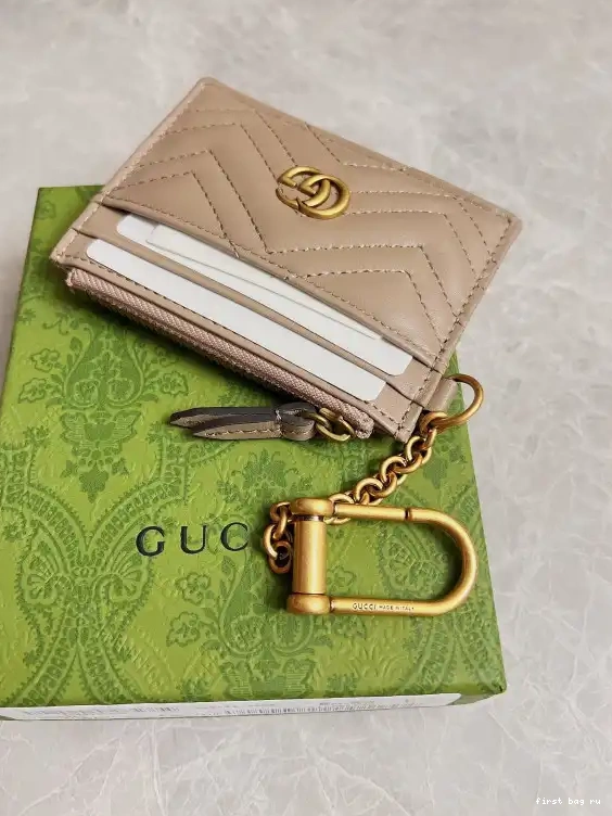 First bag ru GG Gucci wallet Marmont keychain 0501